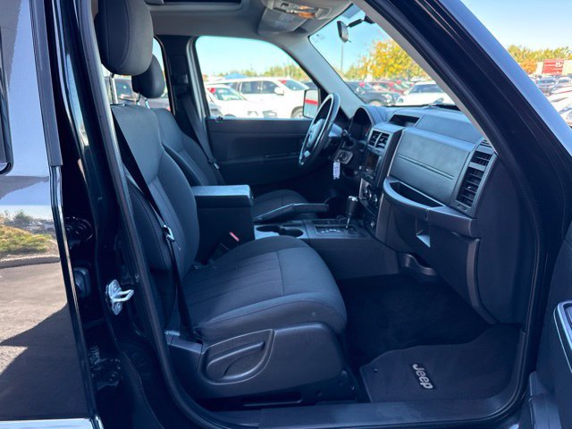 Used 2011 Jeep Liberty Sport AWD/4WD image 13