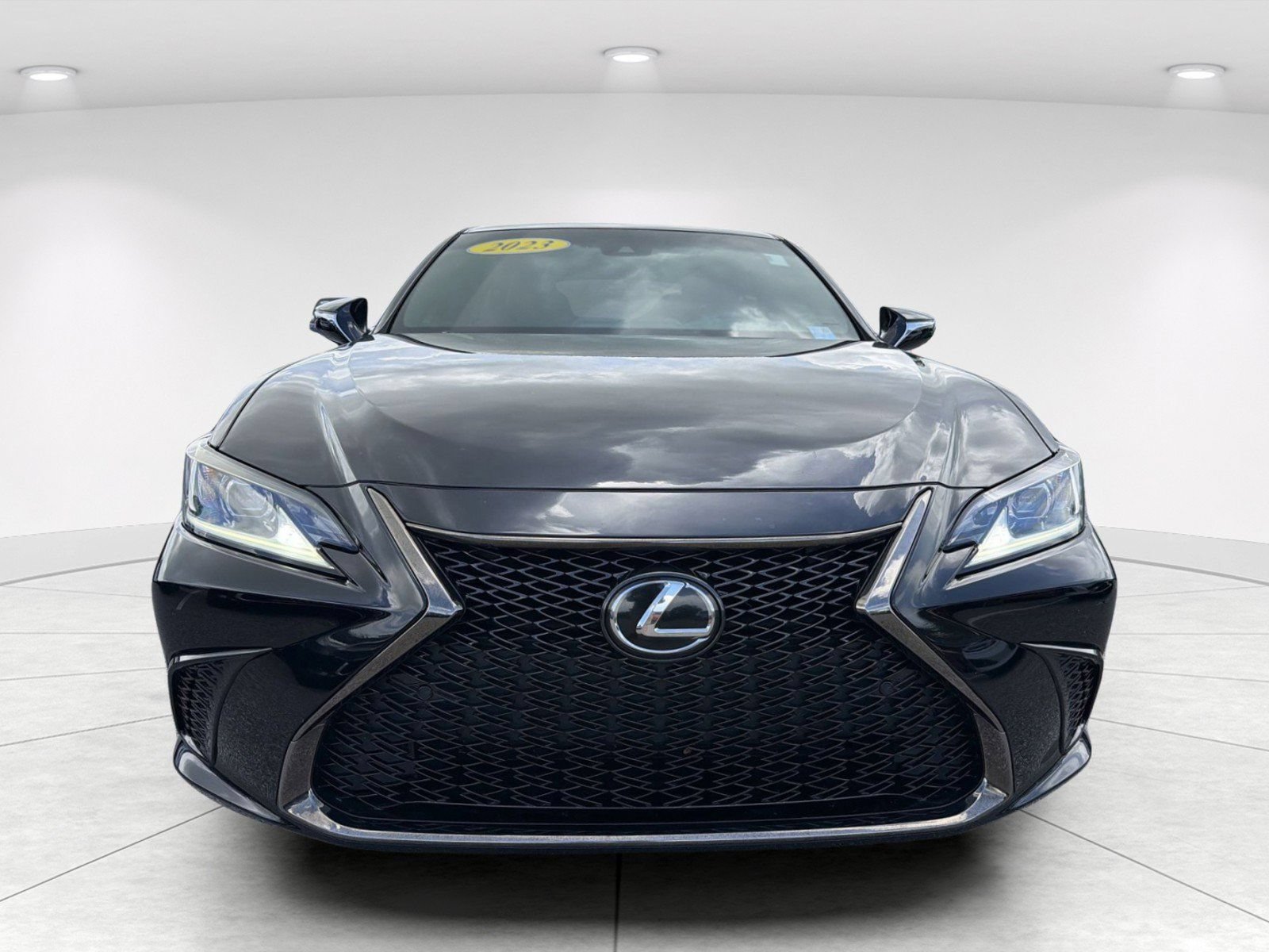 Used 2023 Lexus ES 350 F Sport w/ Accessory Package (Z2) FWD image 2
