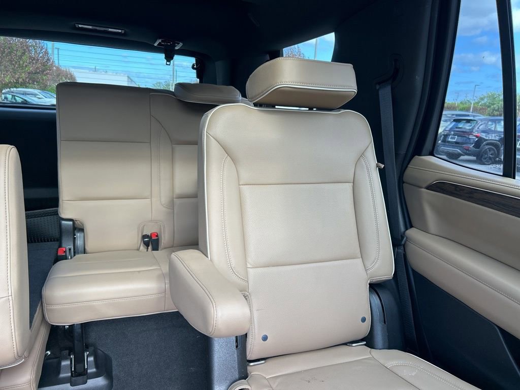 Used 2021 Chevrolet Tahoe Premier w/ Premium Package RWD image 14