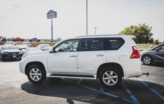 Used 2013 Lexus GX 460 image 29