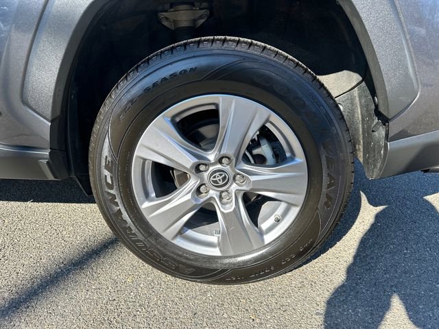 Used 2022 Toyota RAV4 LE image 15