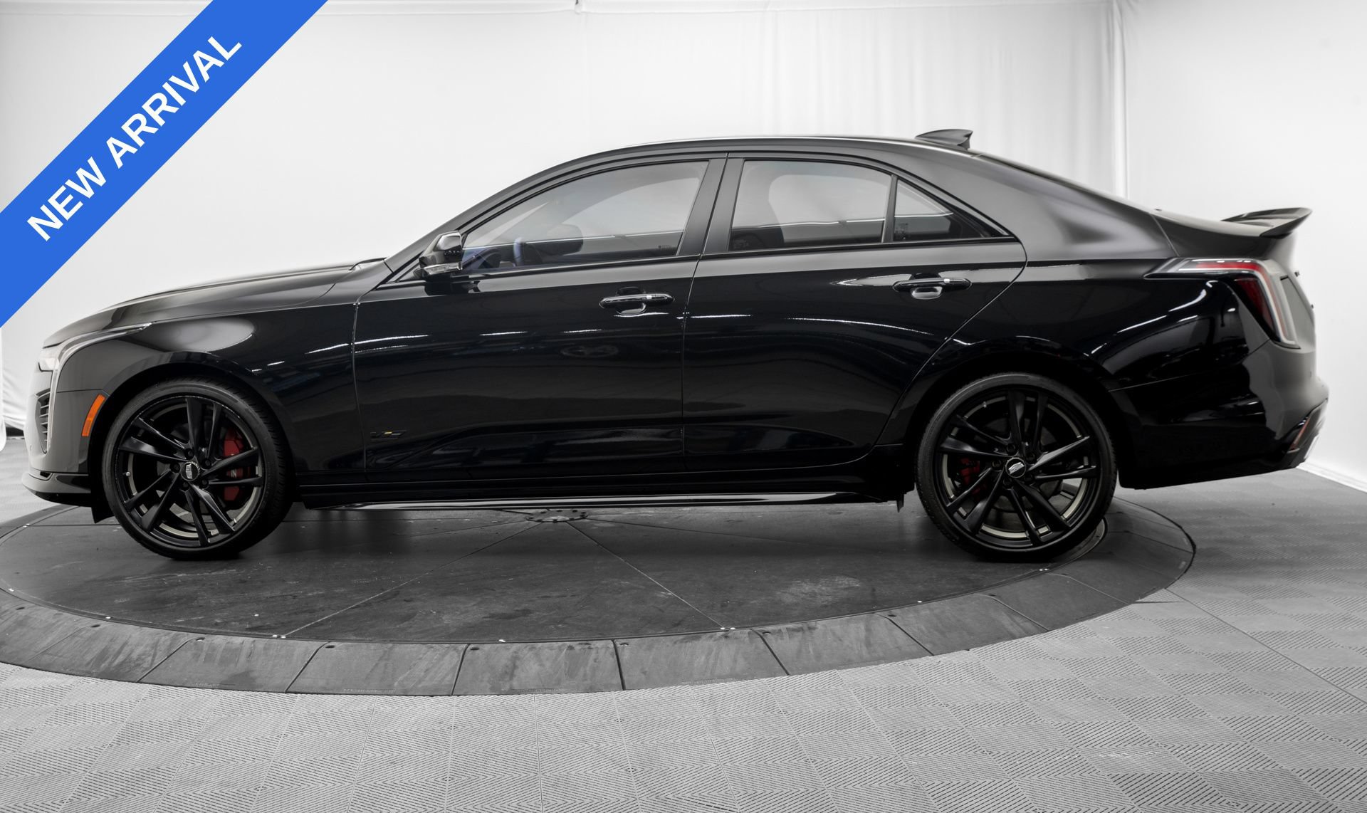 Used 2025 Cadillac CT4 V w/ LPO, Bronce Accent Package AWD/4WD image 4