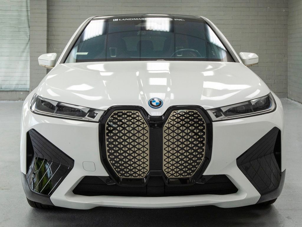 Used 2023 BMW iX xDrive50 w/ Premium Package AWD/4WD image 5