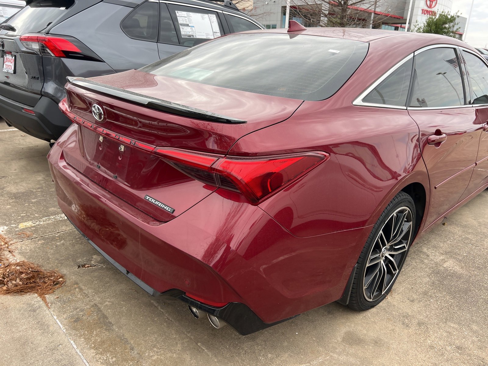 Used 2019 Toyota Avalon Touring image 9