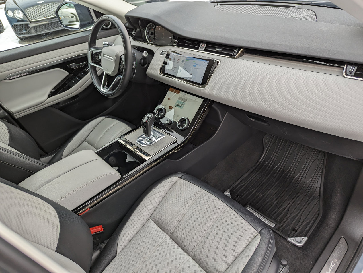 Used 2022 Land Rover Range Rover Evoque R-Dynamic S image 35