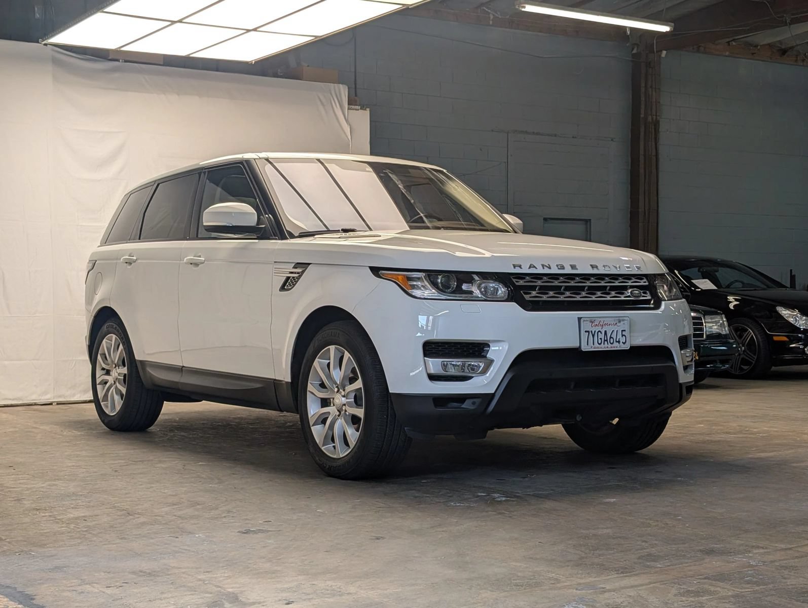 Used 2017 Land Rover Range Rover Sport HSE AWD/4WD image 1