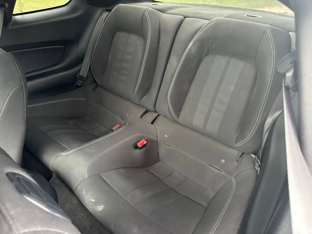 Used 2018 Ford Mustang Coupe RWD image 12