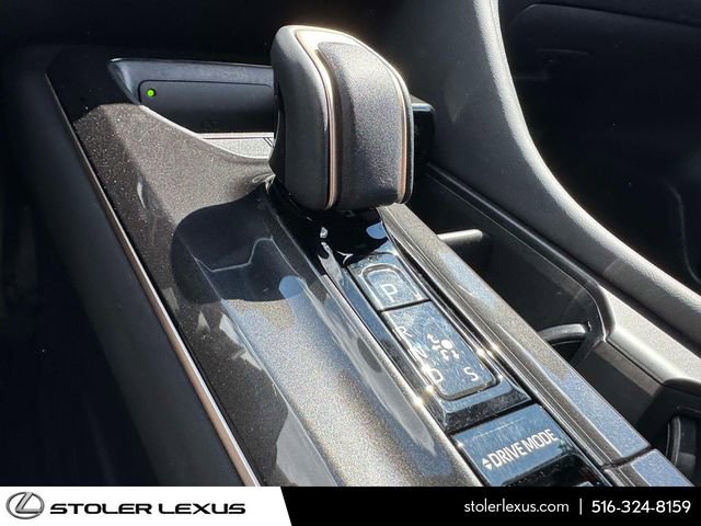 Used 2025 Toyota Crown Signia AWD/4WD image 31