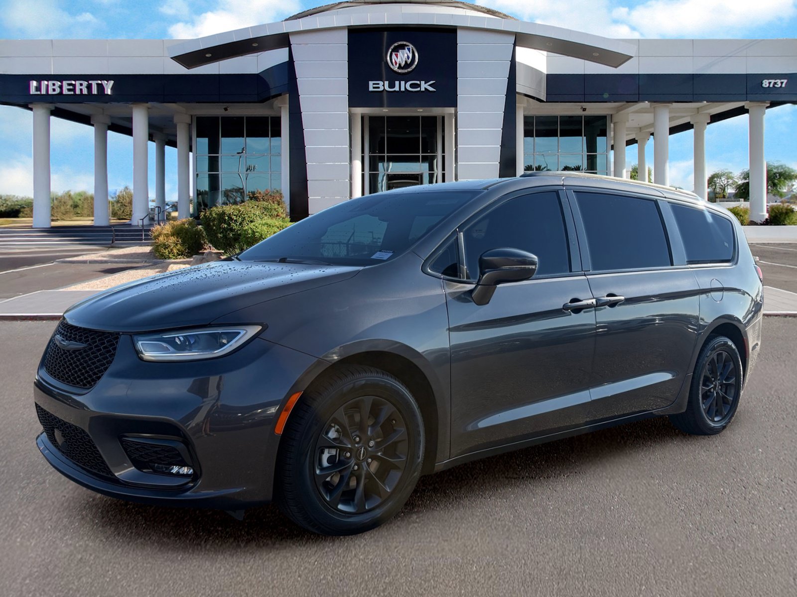 Used 2021 Chrysler Pacifica Touring w/ S Appearance Package FWD image 6