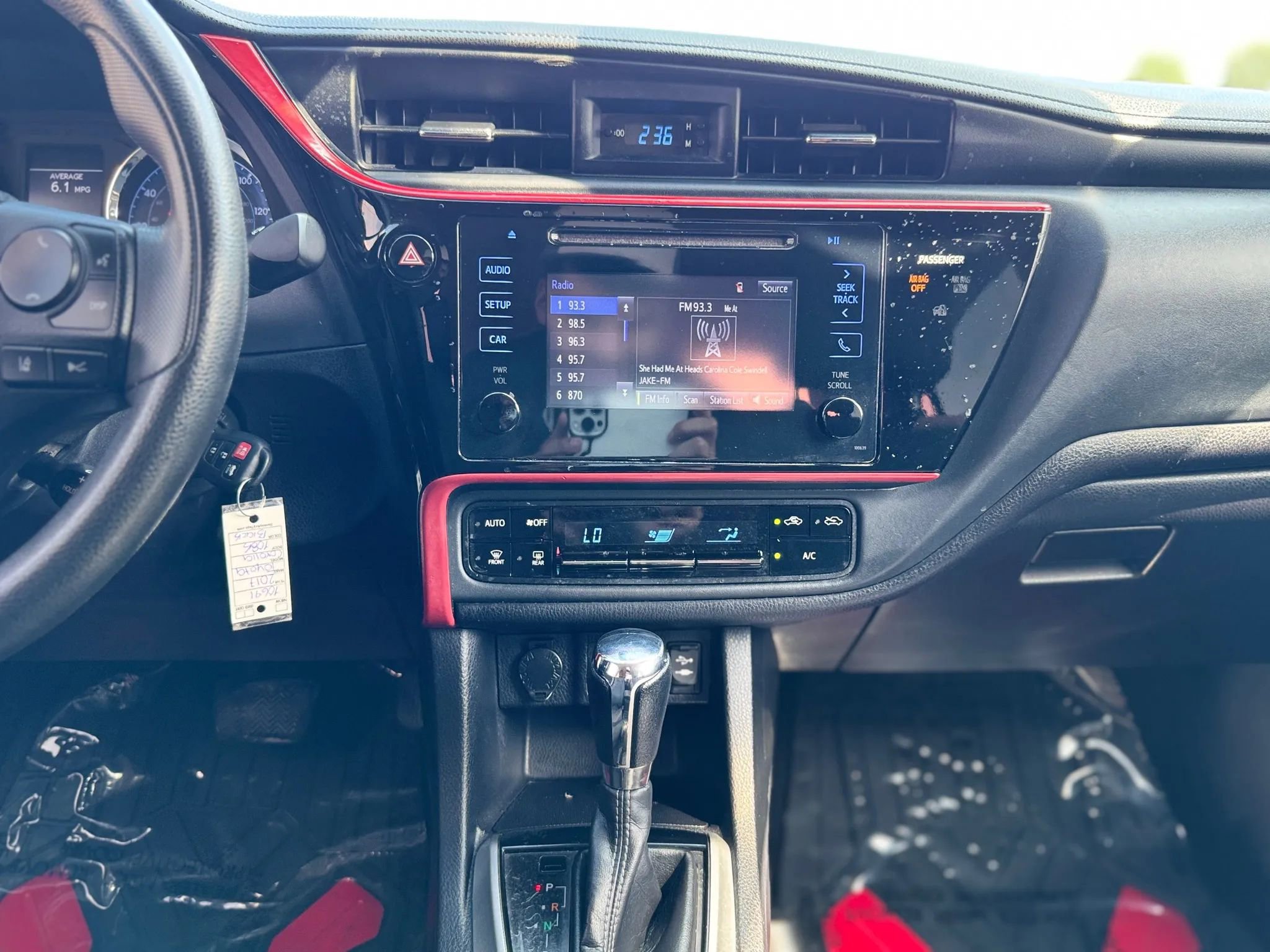 Used 2017 Toyota Corolla LE image 23