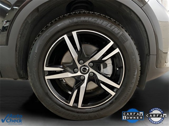 Used 2025 Volvo XC40 B5 Core image 24