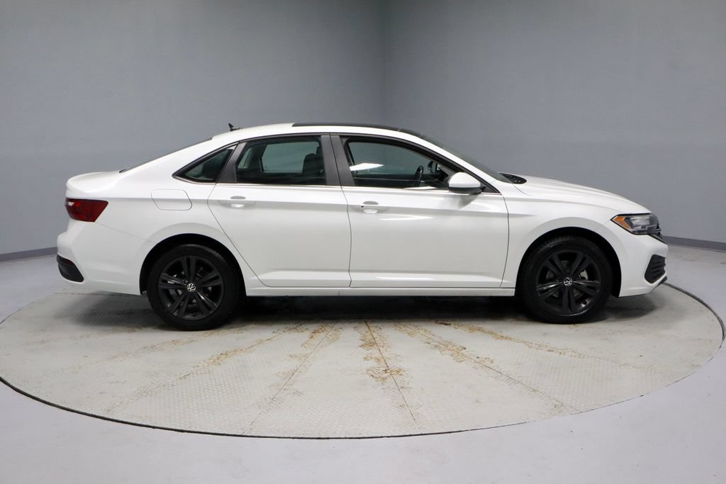Used 2023 Volkswagen Jetta SE FWD image 12