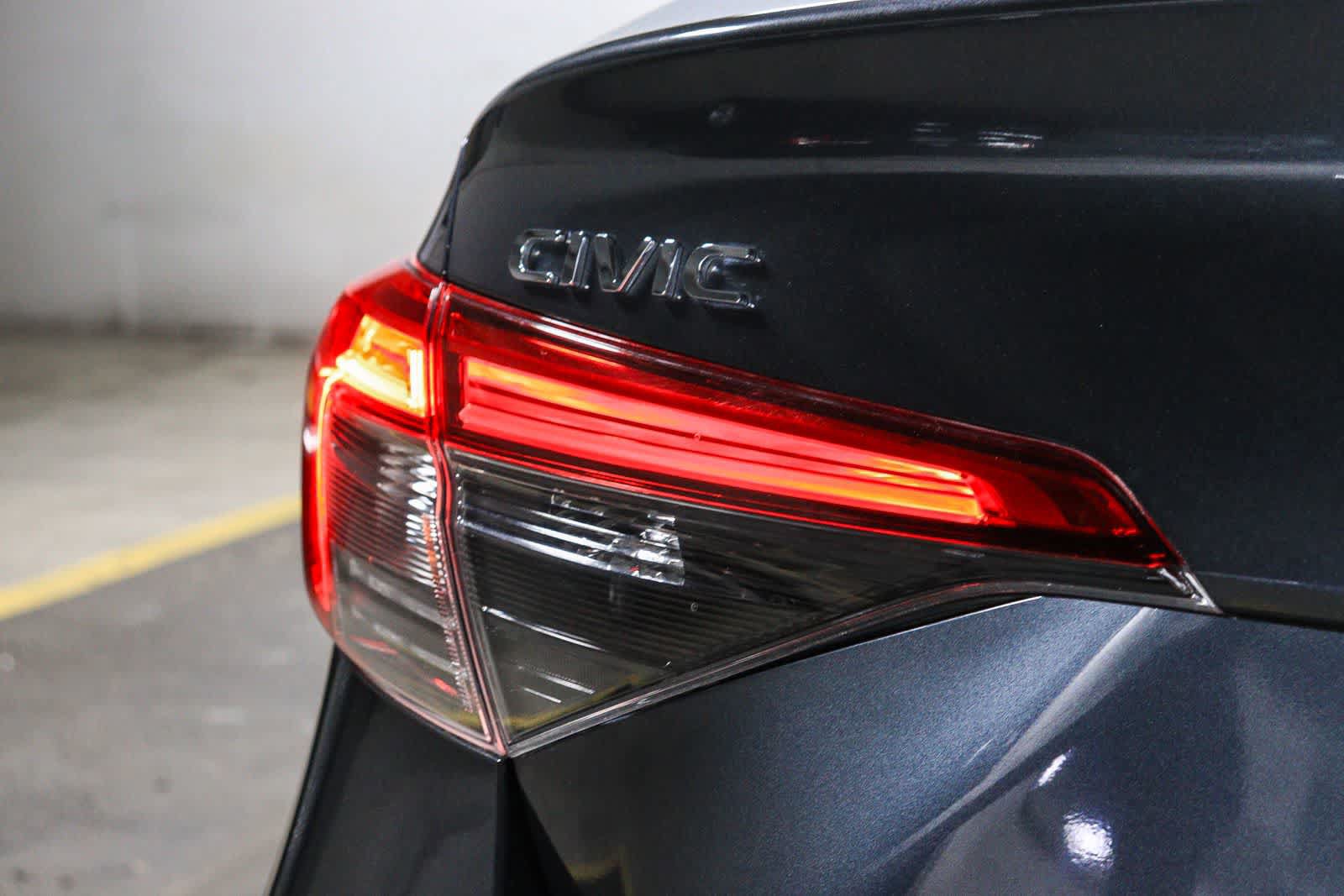 Used 2022 Honda Civic Sport image 11