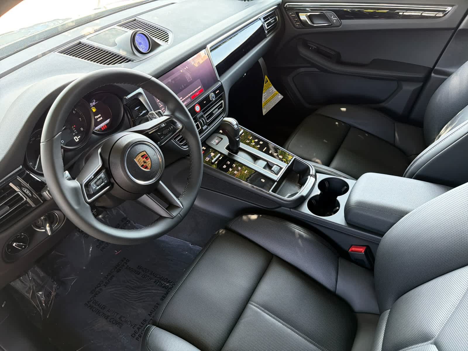 New 2026 Porsche Macan AWD/4WD image 4