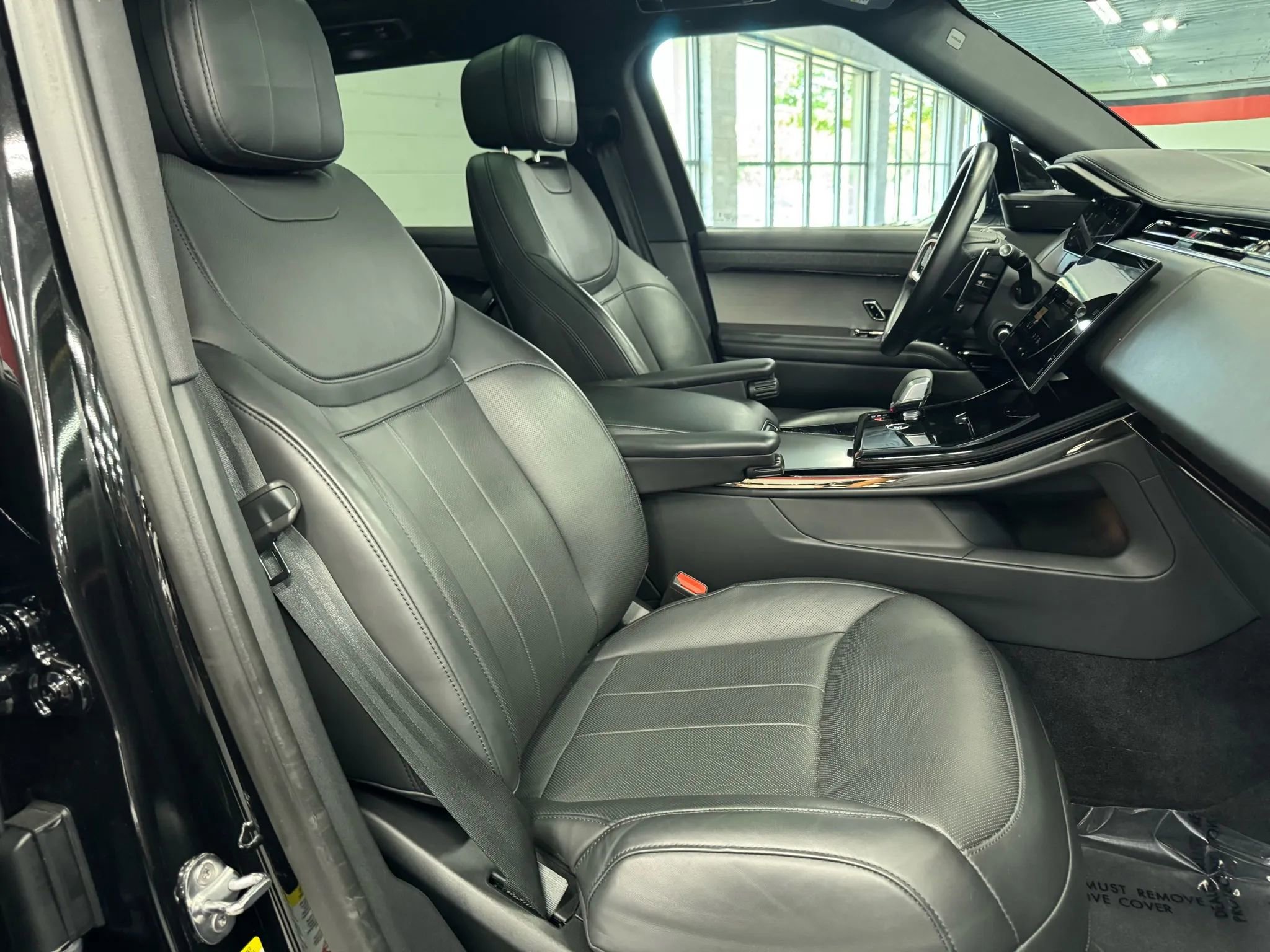 Used 2024 Land Rover Range Rover Sport SE image 27