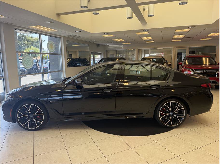 Used 2023 BMW 530e w/ M Sport Package RWD image 10