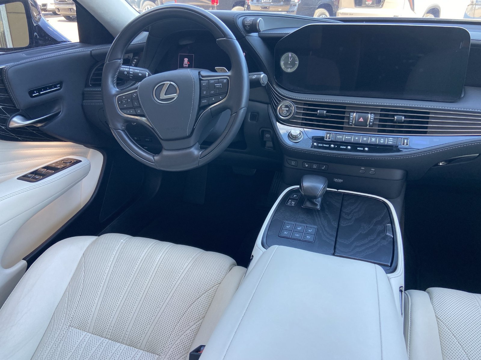 Used 2023 Lexus LS 500h AWD w/ Luxury Package image 14