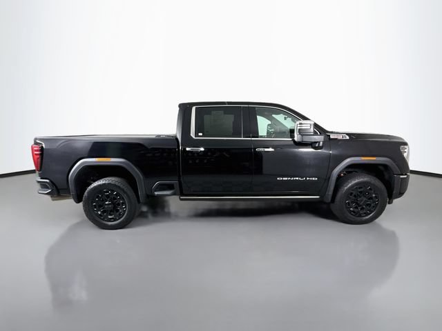 Used 2024 GMC Sierra 3500 Denali w/ Technology Package AWD/4WD image 9