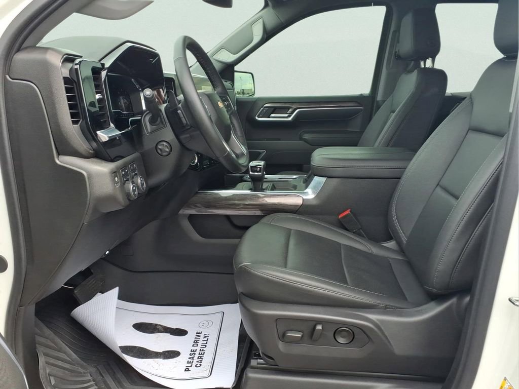 Certified 2024 Chevrolet Silverado 1500 LTZ AWD/4WD image 17