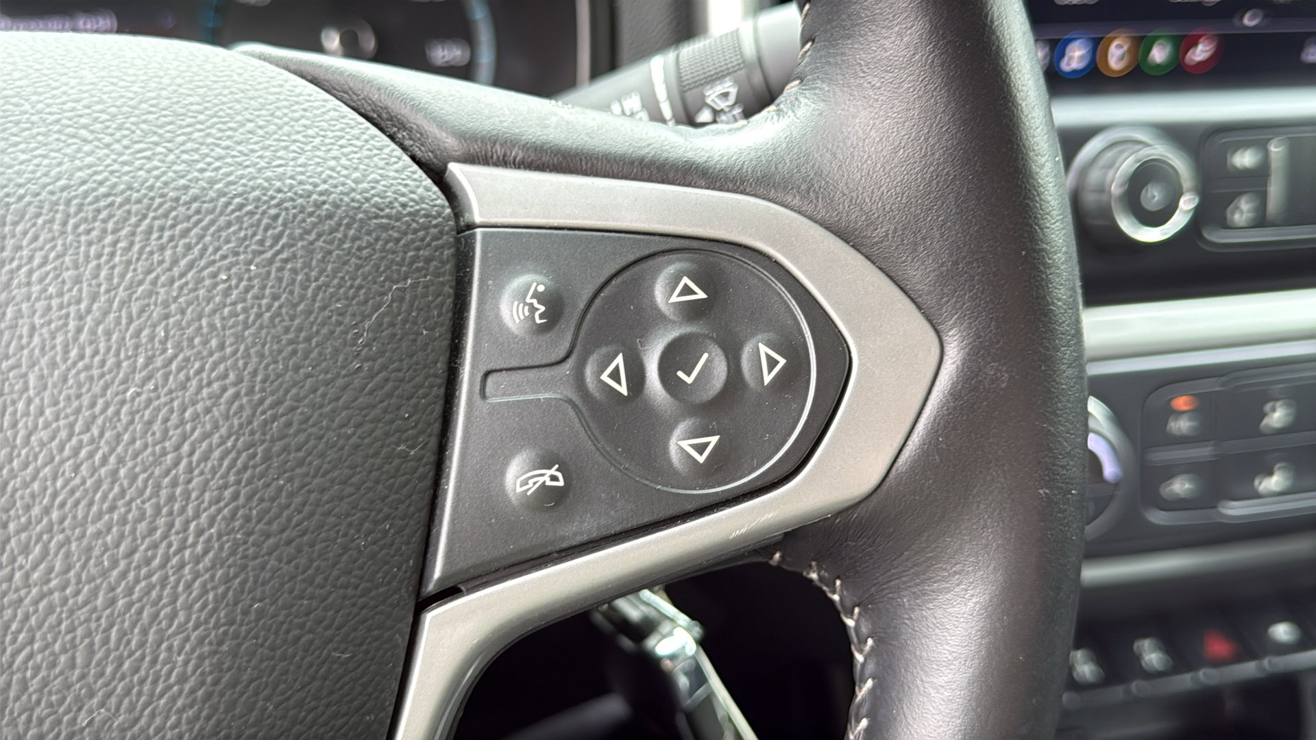 Used 2022 Chevrolet Colorado ZR2 AWD/4WD image 17