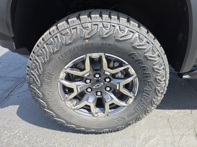New 2026 Chevrolet Colorado ZR2 w/ Technology Package AWD/4WD image 9