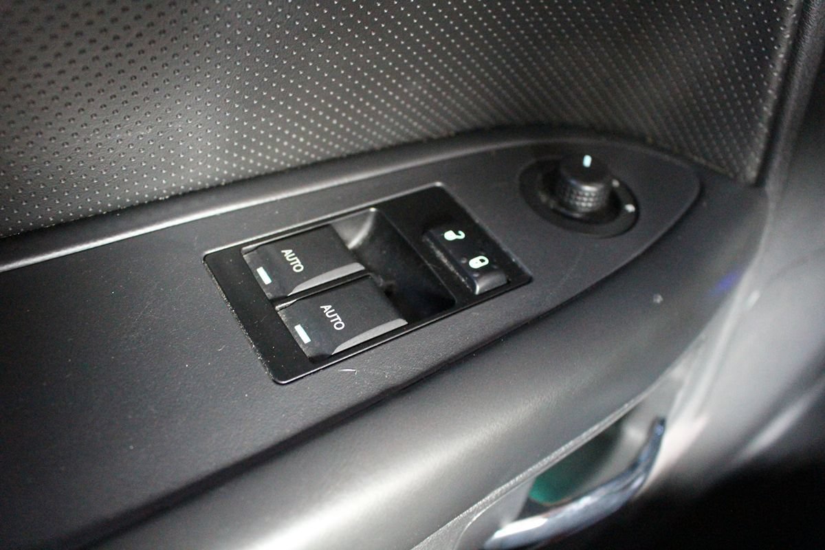 Used 2013 Dodge Challenger R/T Plus RWD image 10