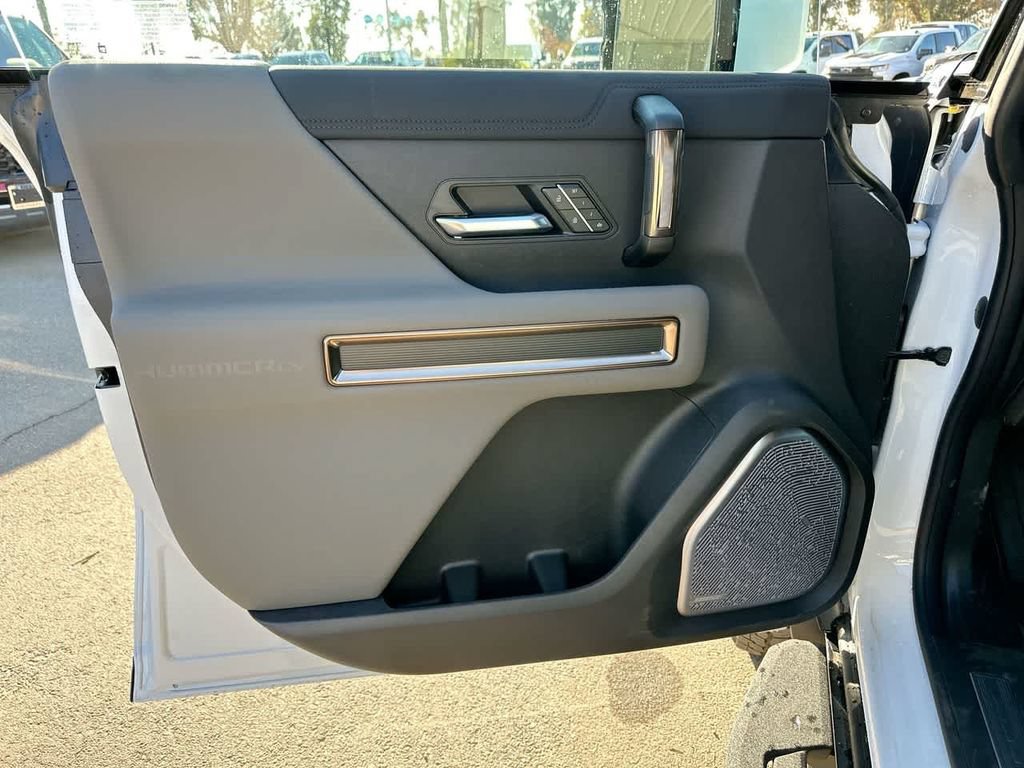 Used 2025 GMC Hummer EV 3X w/ LPO, Cargo Utility Package AWD/4WD image 23