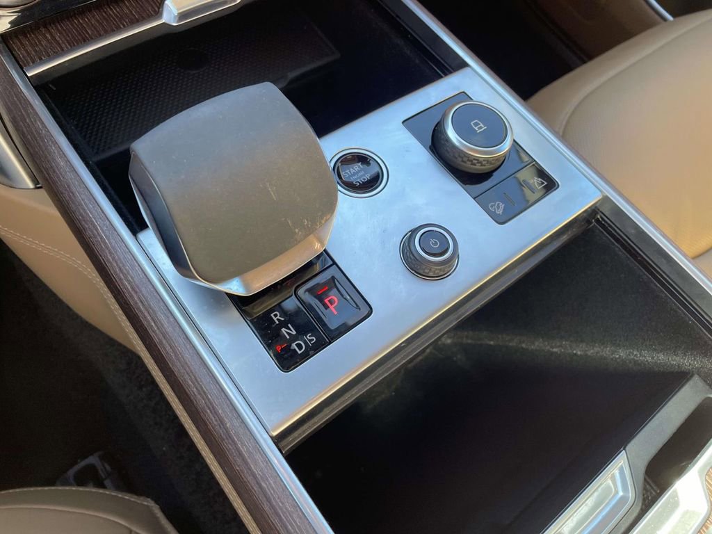 Used 2023 Land Rover Range Rover SE image 25