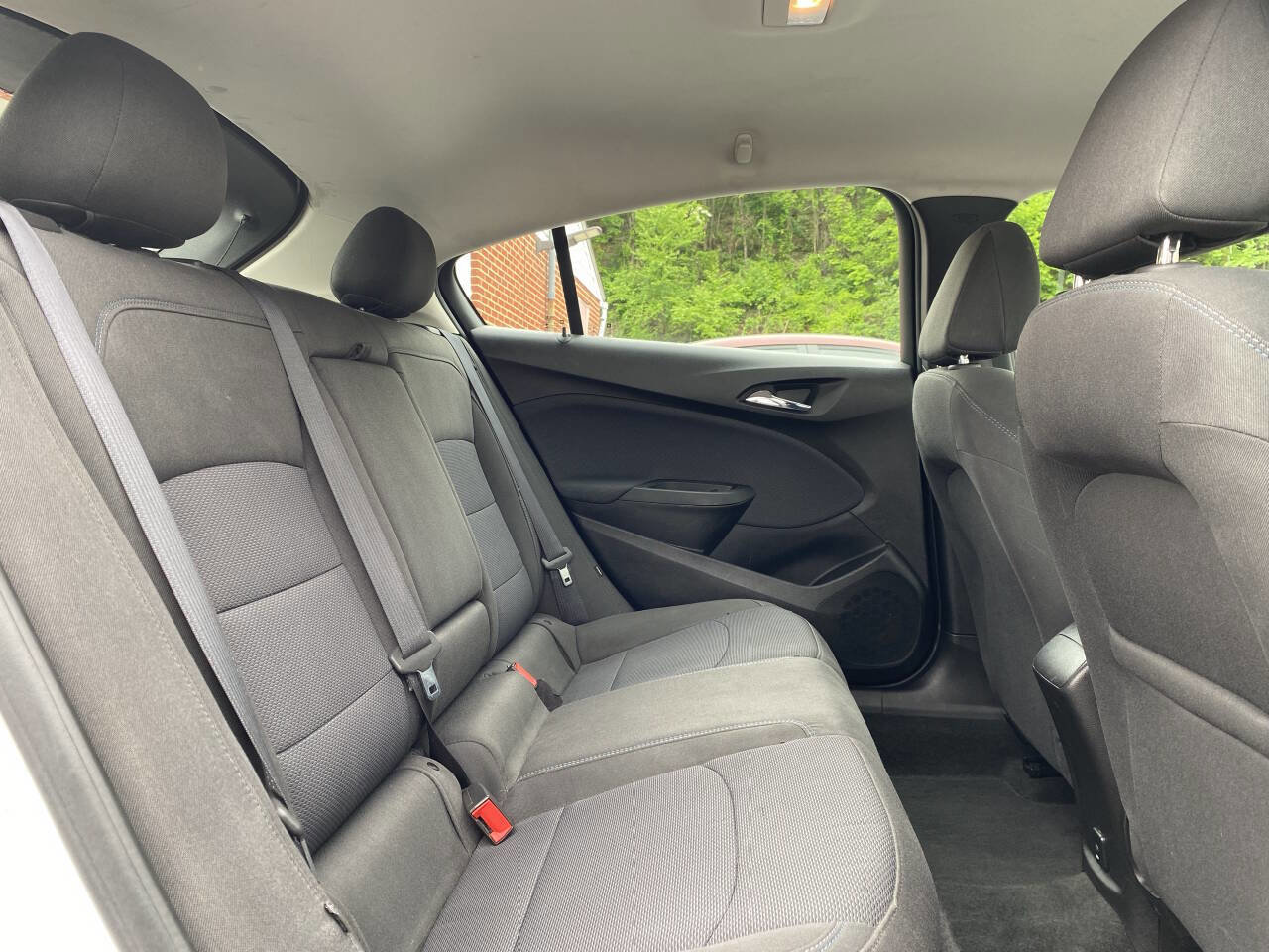 Used 2018 Chevrolet Cruze LT FWD image 21
