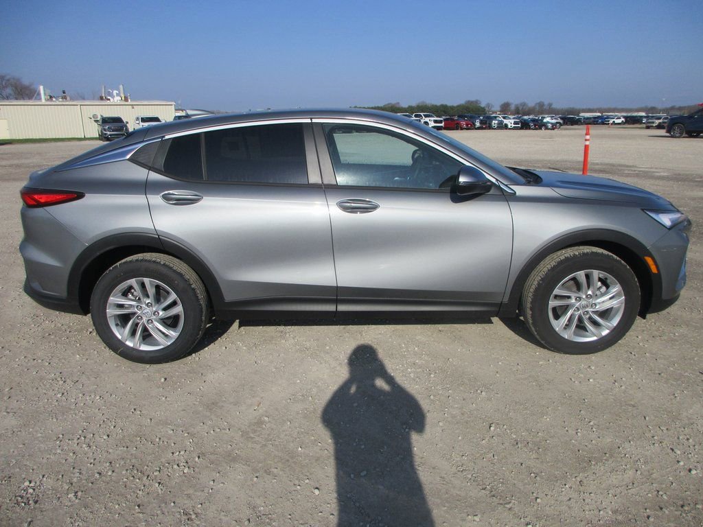 New 2026 Buick Envista Sport Touring w/ Convenience I Package FWD image 3