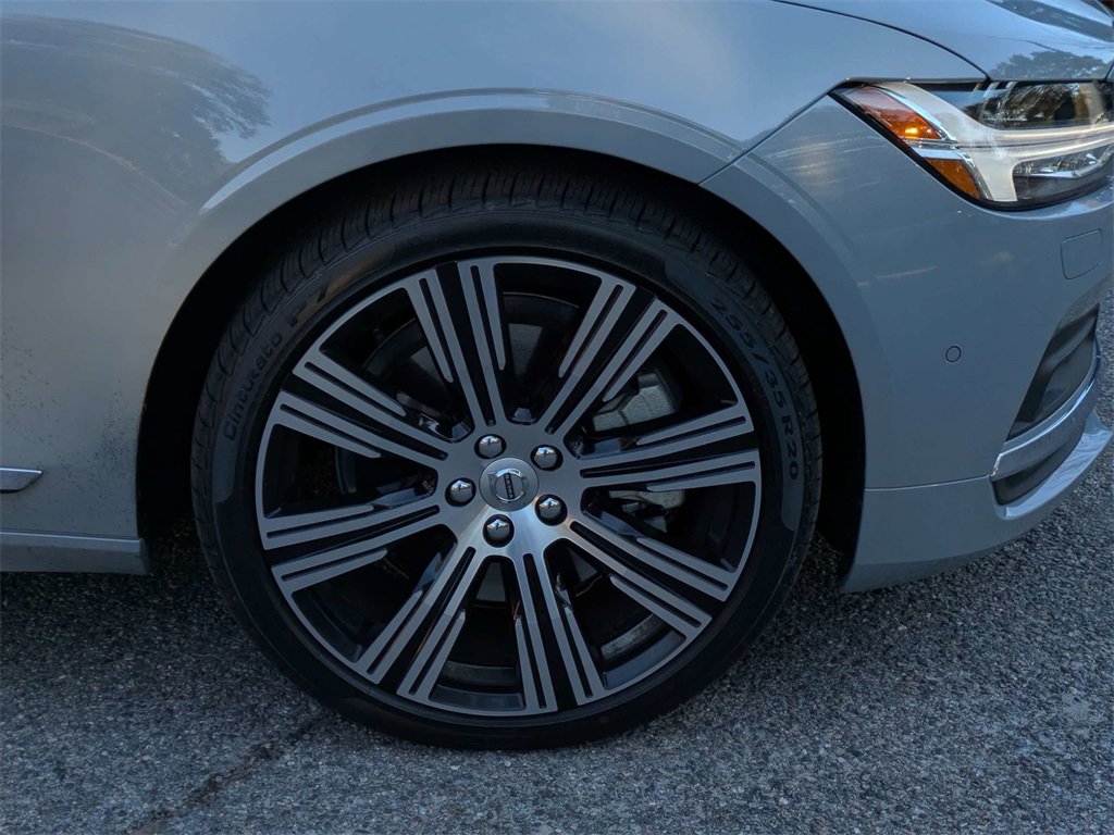 Used 2025 Volvo S90 B6 Plus image 12