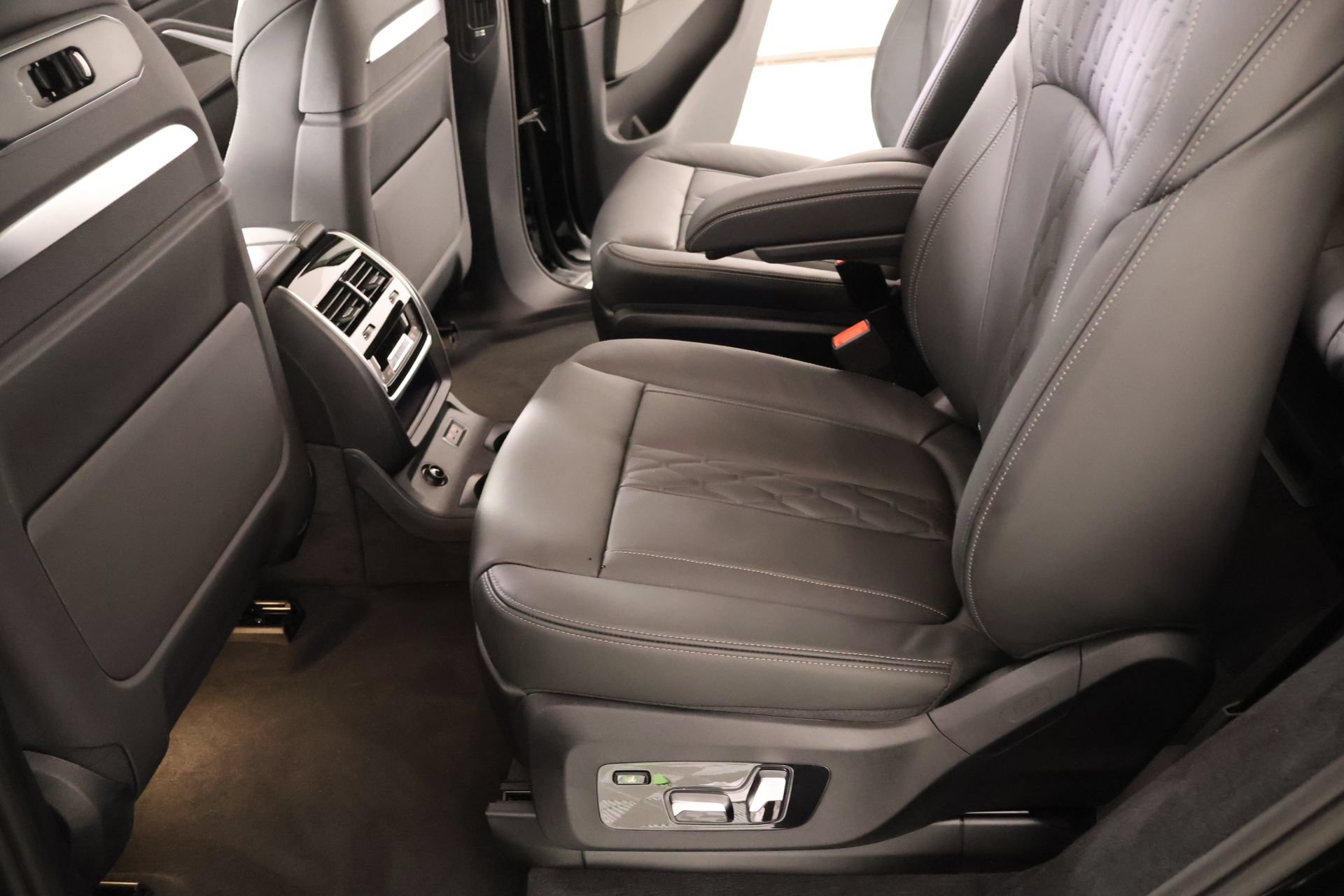 New 2027 BMW X7 M60i AWD/4WD image 12
