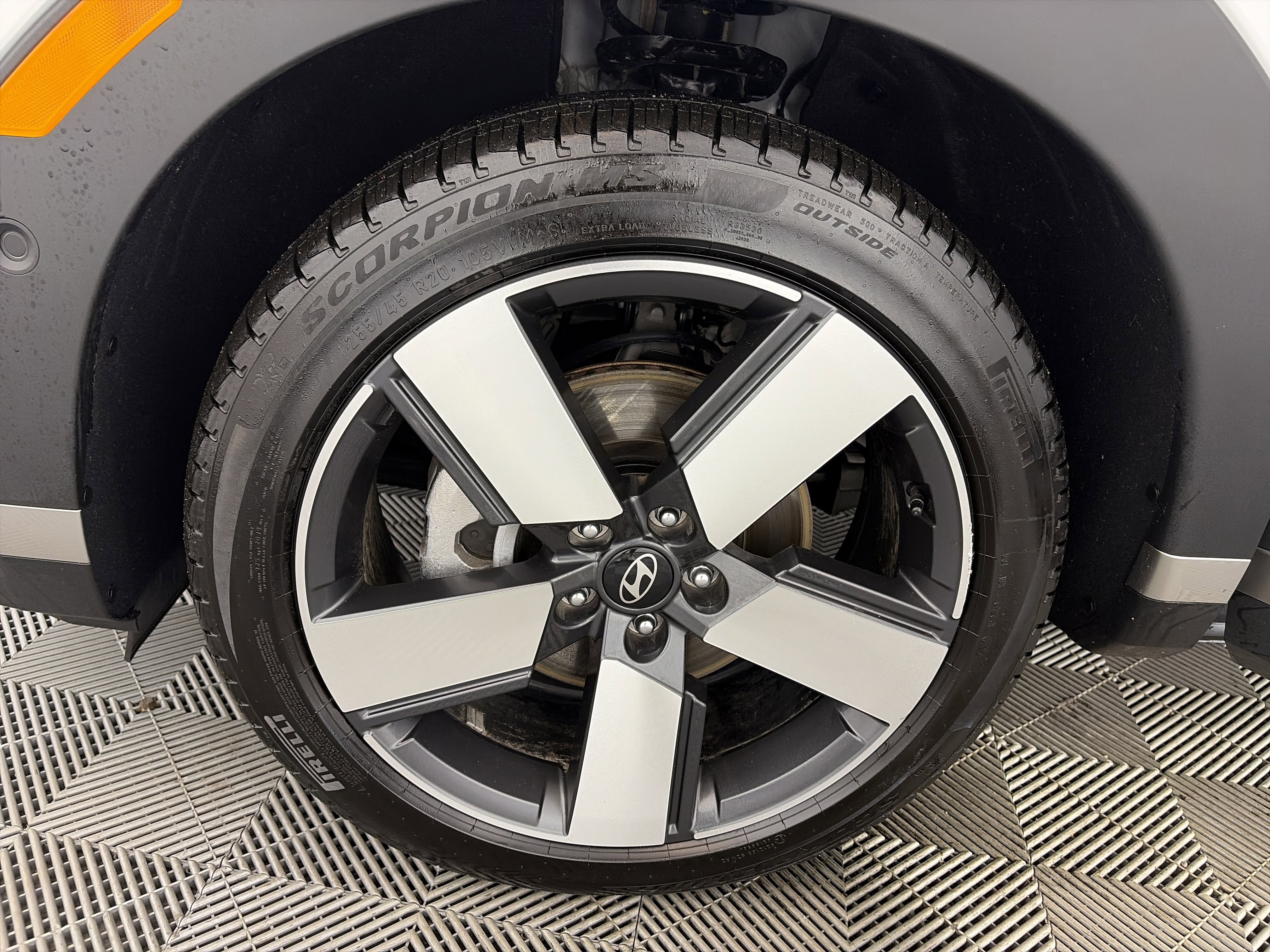 Used 2025 Hyundai Santa Fe Limited image 13