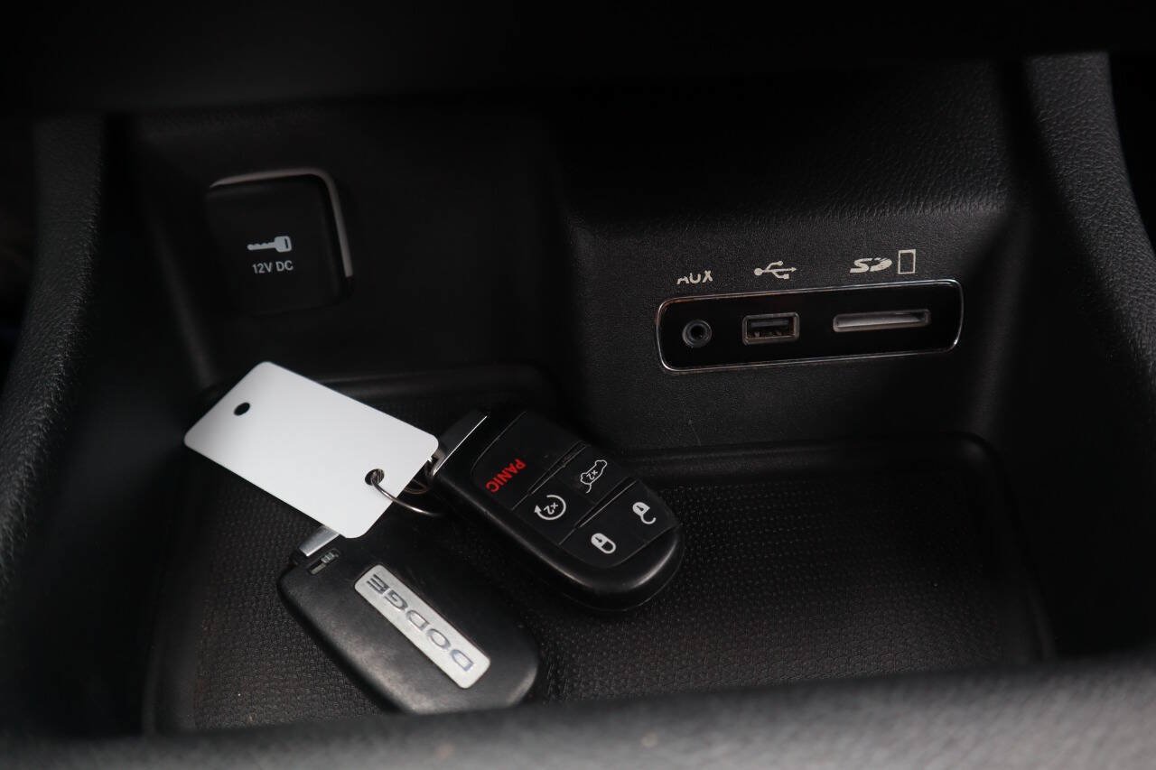 Used 2016 Dodge Durango Limited w/ Nav & Power Liftgate Group AWD/4WD image 38