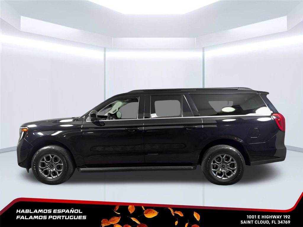 Used 2025 Ford Expedition Max Active AWD/4WD image 3