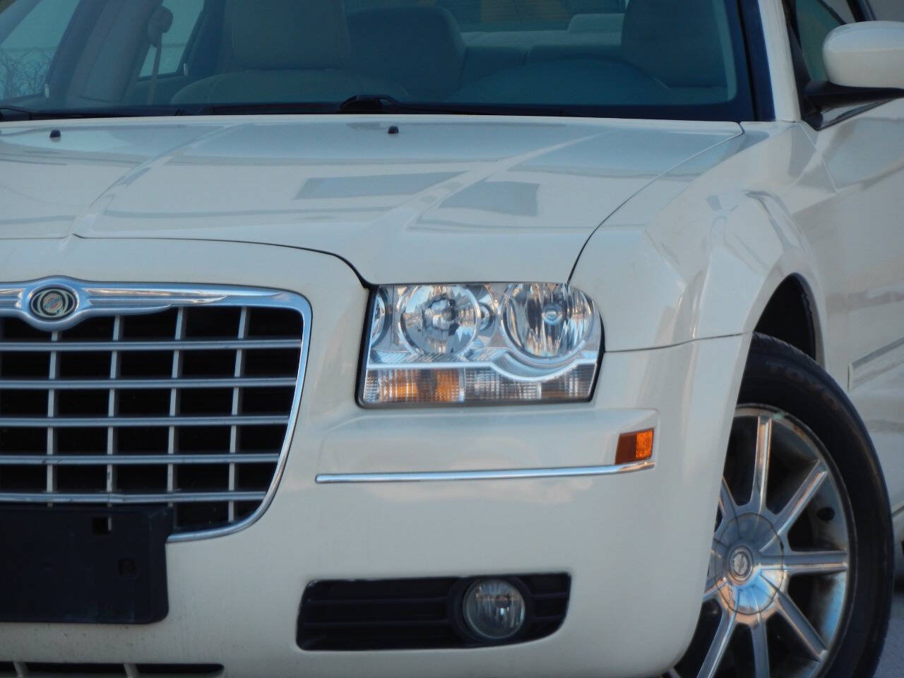 Used 2007 Chrysler 300 Touring L w/ Luxury Group AWD/4WD image 4