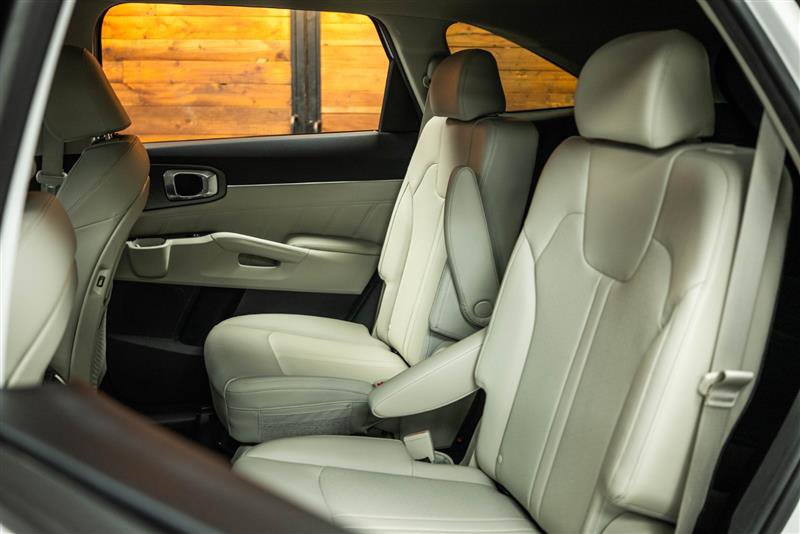 Used 2023 Kia Sorento SX image 11