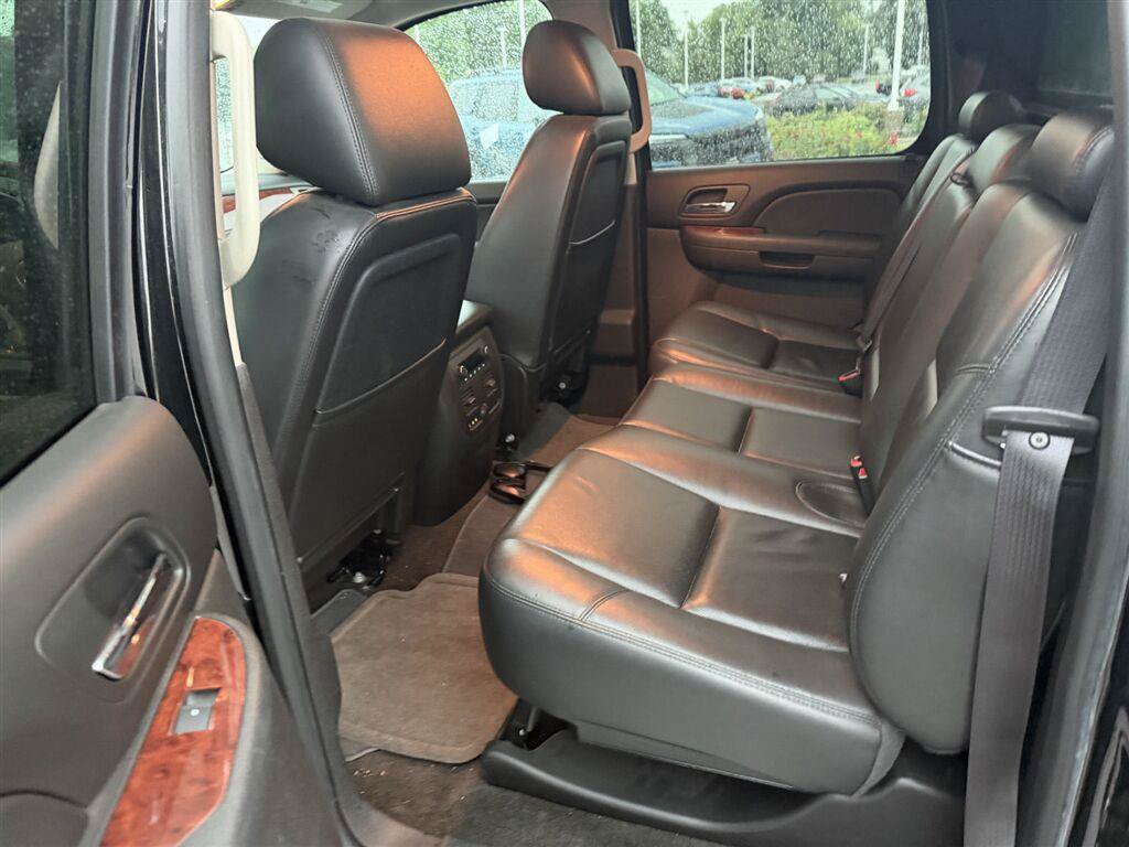 Used 2012 Chevrolet Avalanche LTZ AWD/4WD image 12