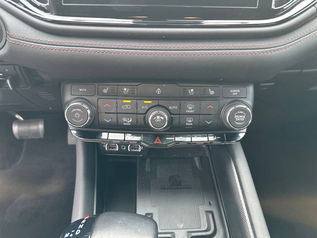 Used 2022 Dodge Durango R/T RWD image 29