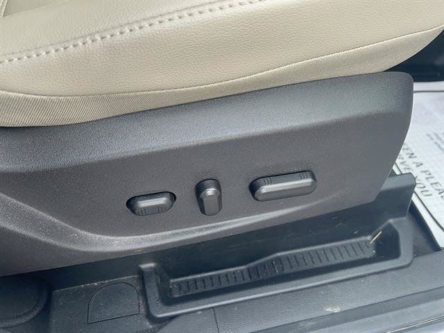 Used 2017 Ford Escape Titanium FWD image 13