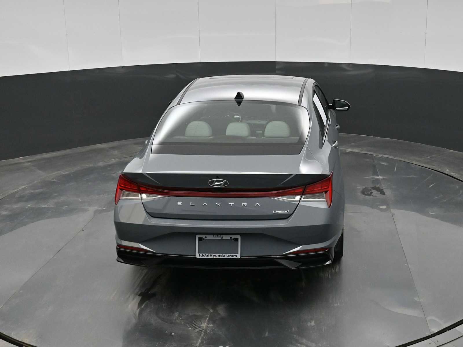 Used 2023 Hyundai Elantra Limited image 26