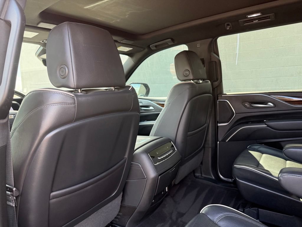 Used 2023 Cadillac Escalade Premium Luxury AWD/4WD image 25