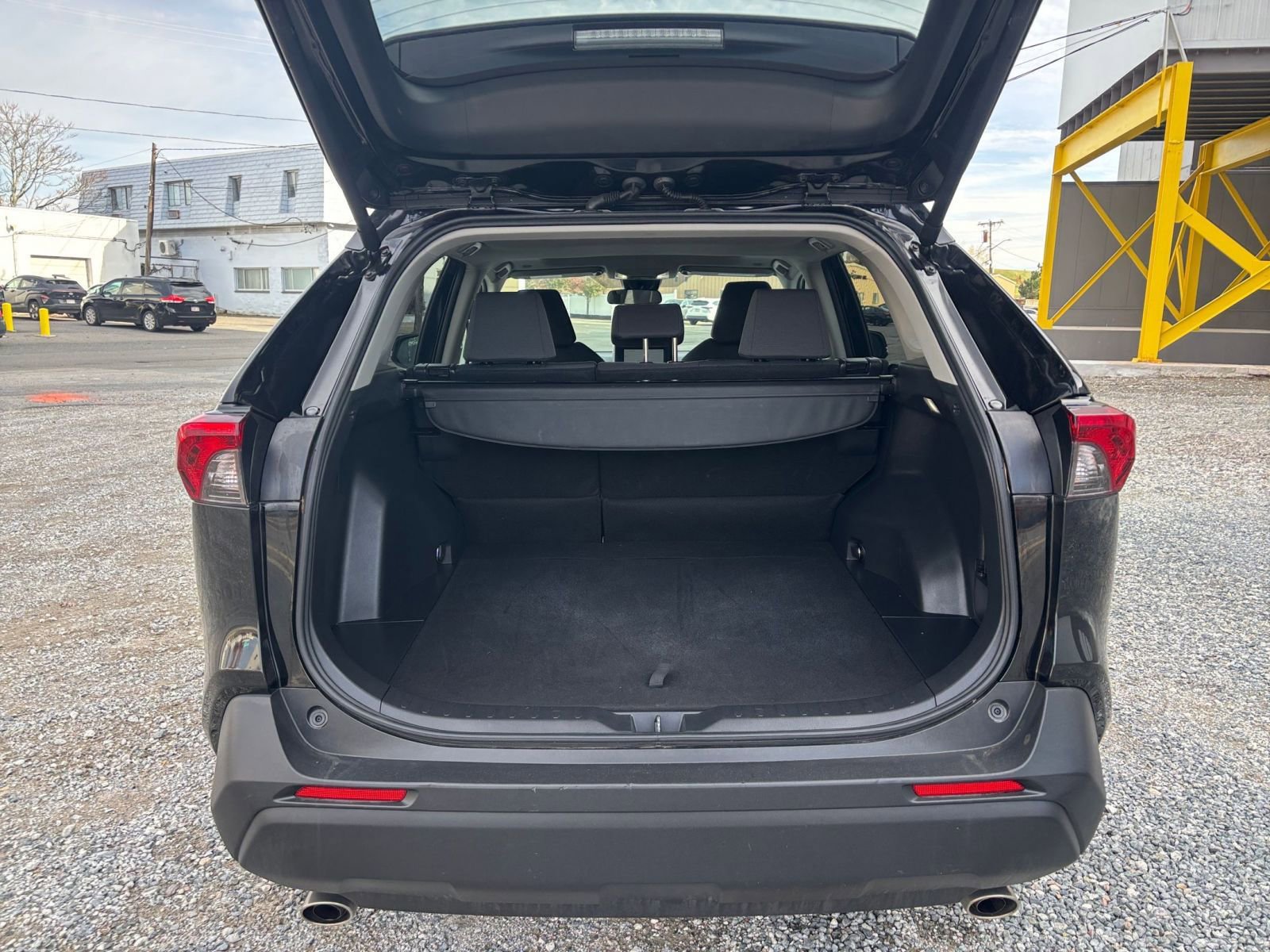 Used 2025 Toyota RAV4 XLE image 27