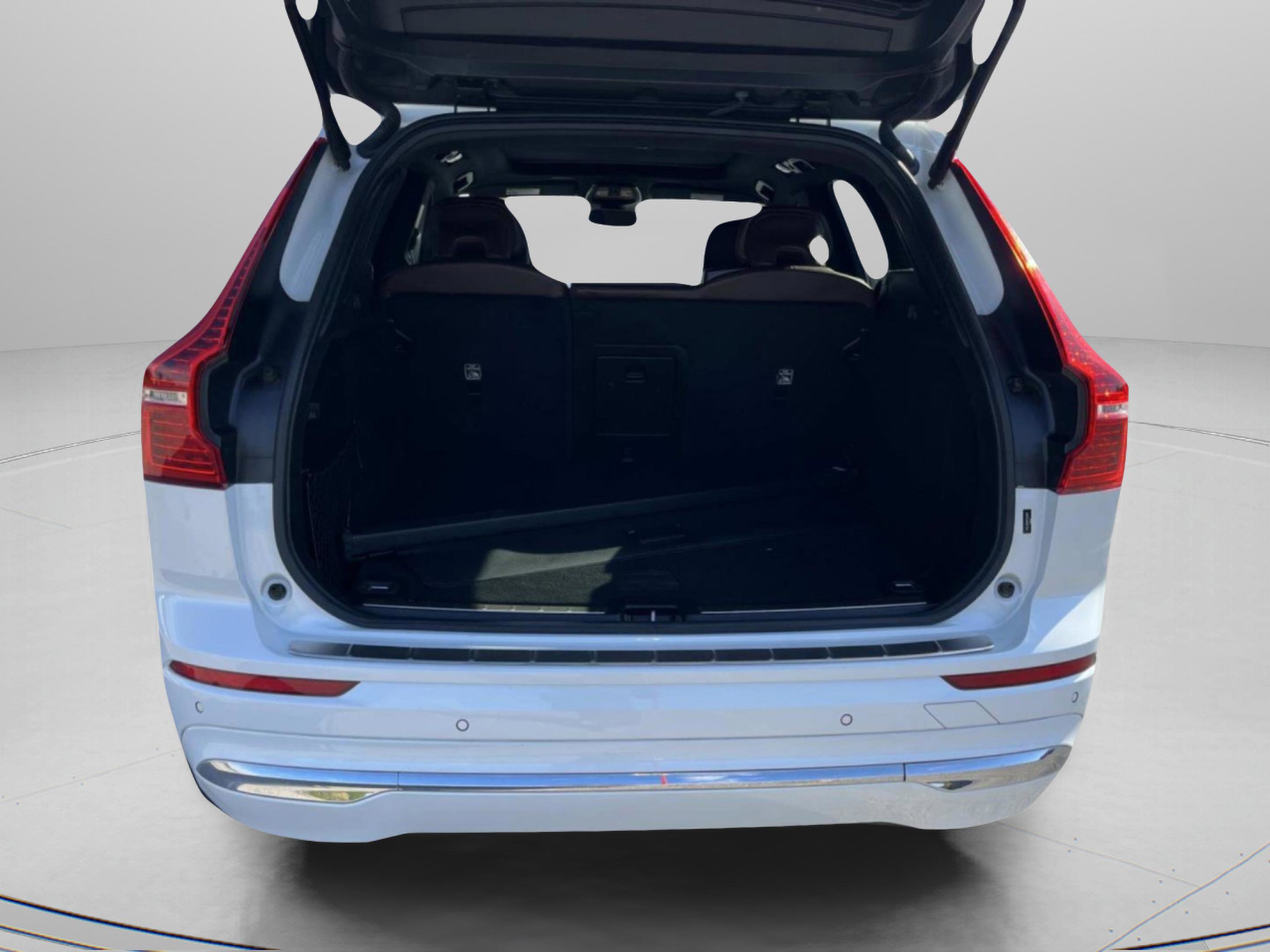 Used 2023 Volvo XC60 B5 Ultimate image 13