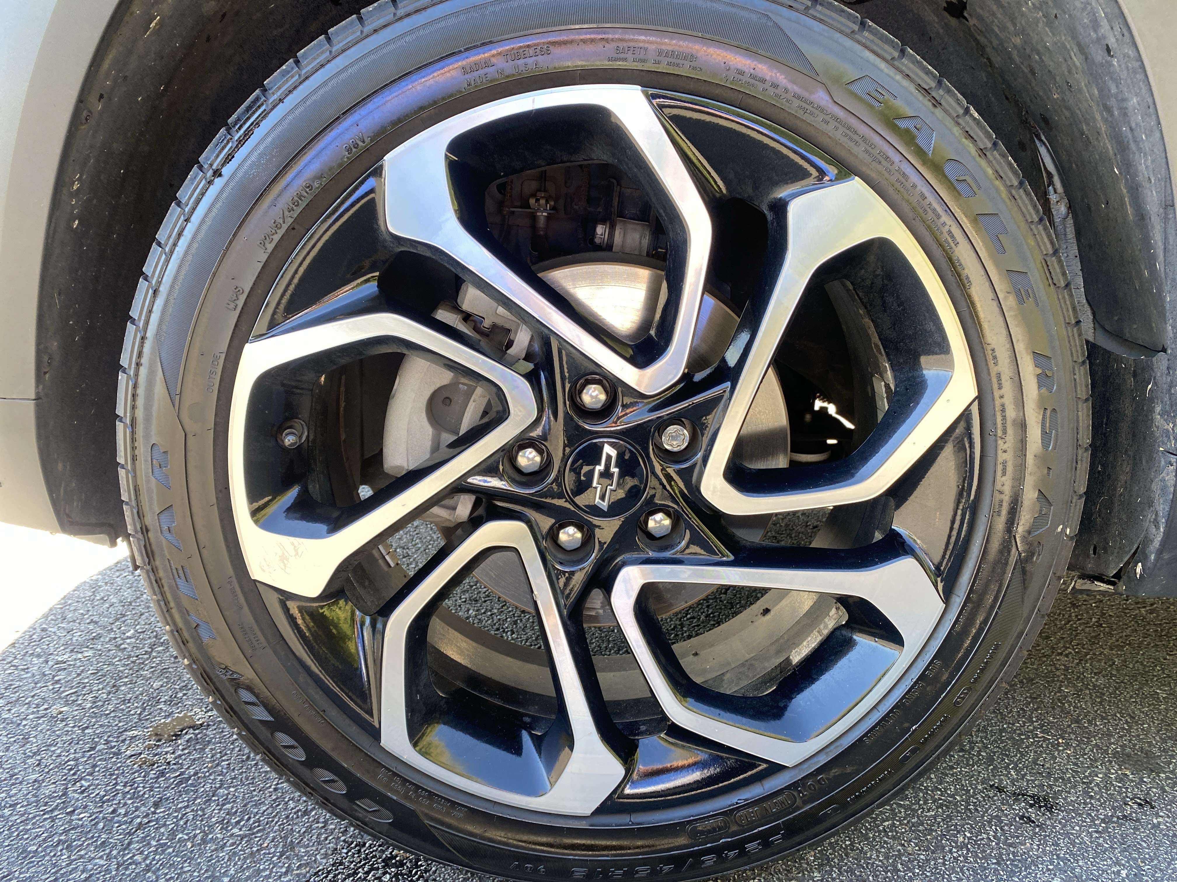 Used 2024 Chevrolet Trax RS w/ Sunroof Package FWD image 17
