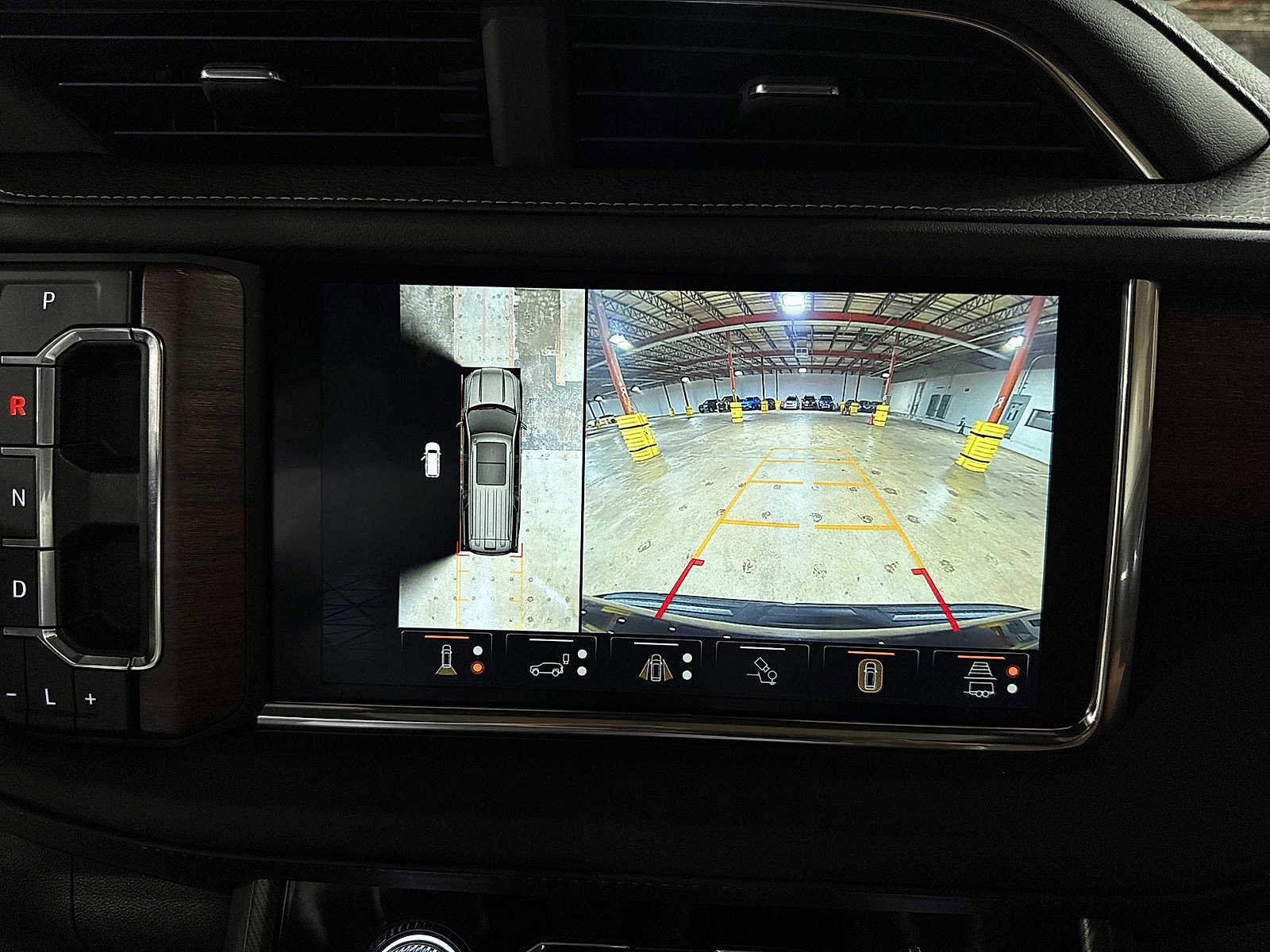 Used 2023 GMC Yukon XL Denali Ultimate w/ LPO, Floor Liner Package image 24