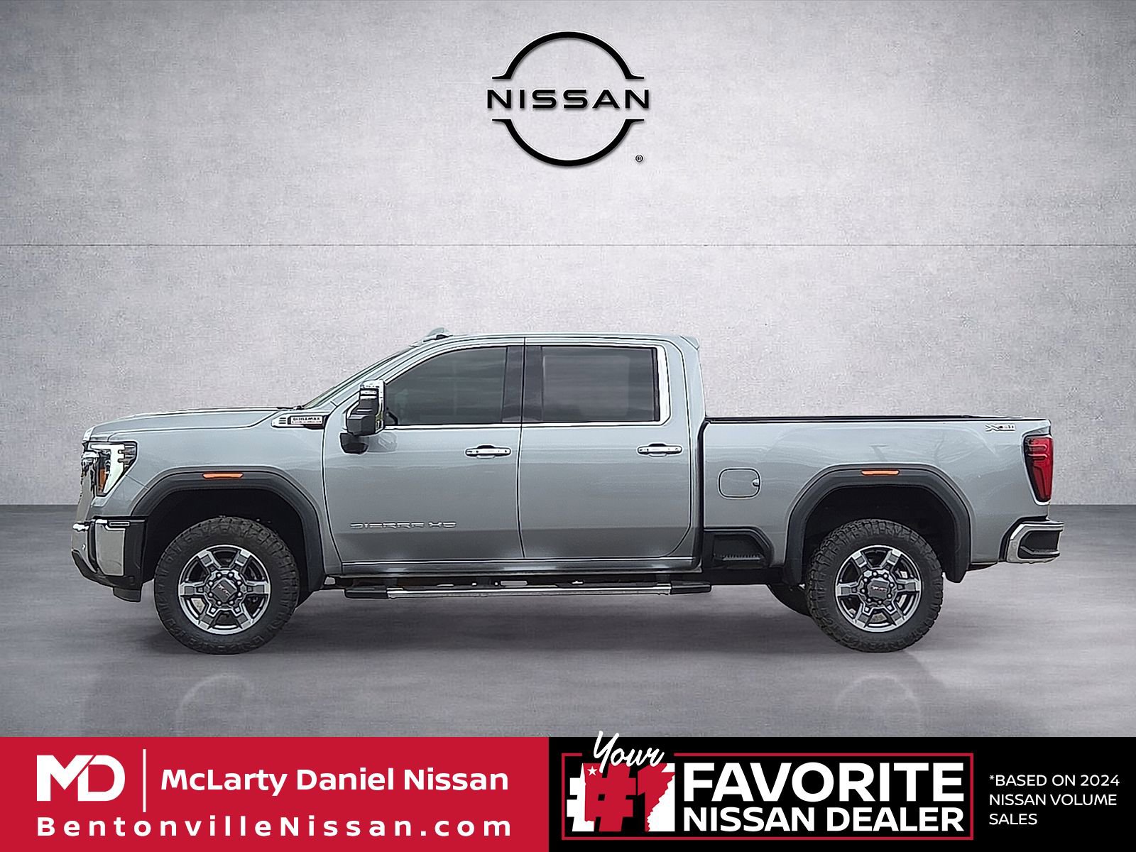 Used 2025 GMC Sierra 2500 SLT w/ SLT Premium Package AWD/4WD image 3