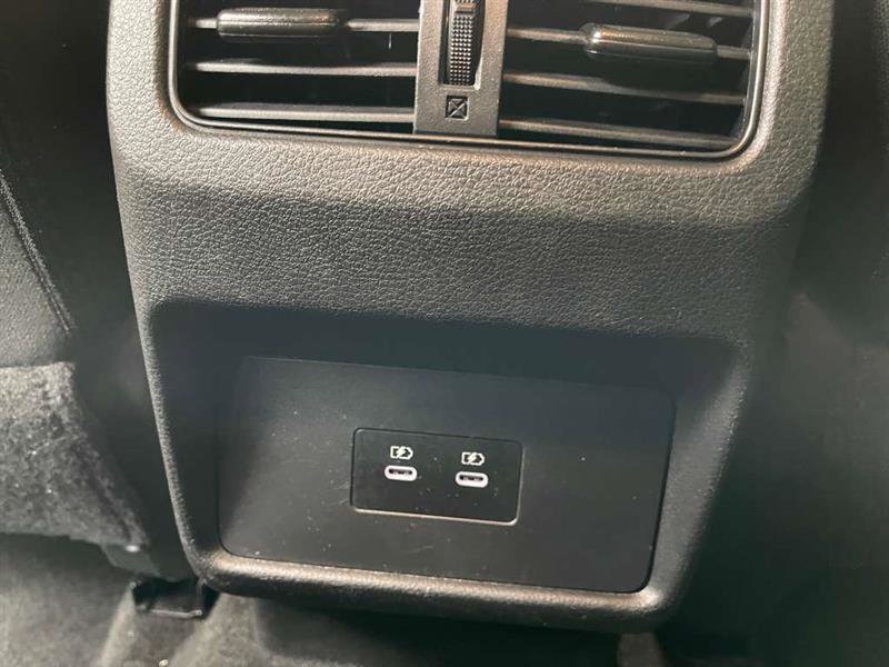 Used 2024 Nissan Rogue SV image 15