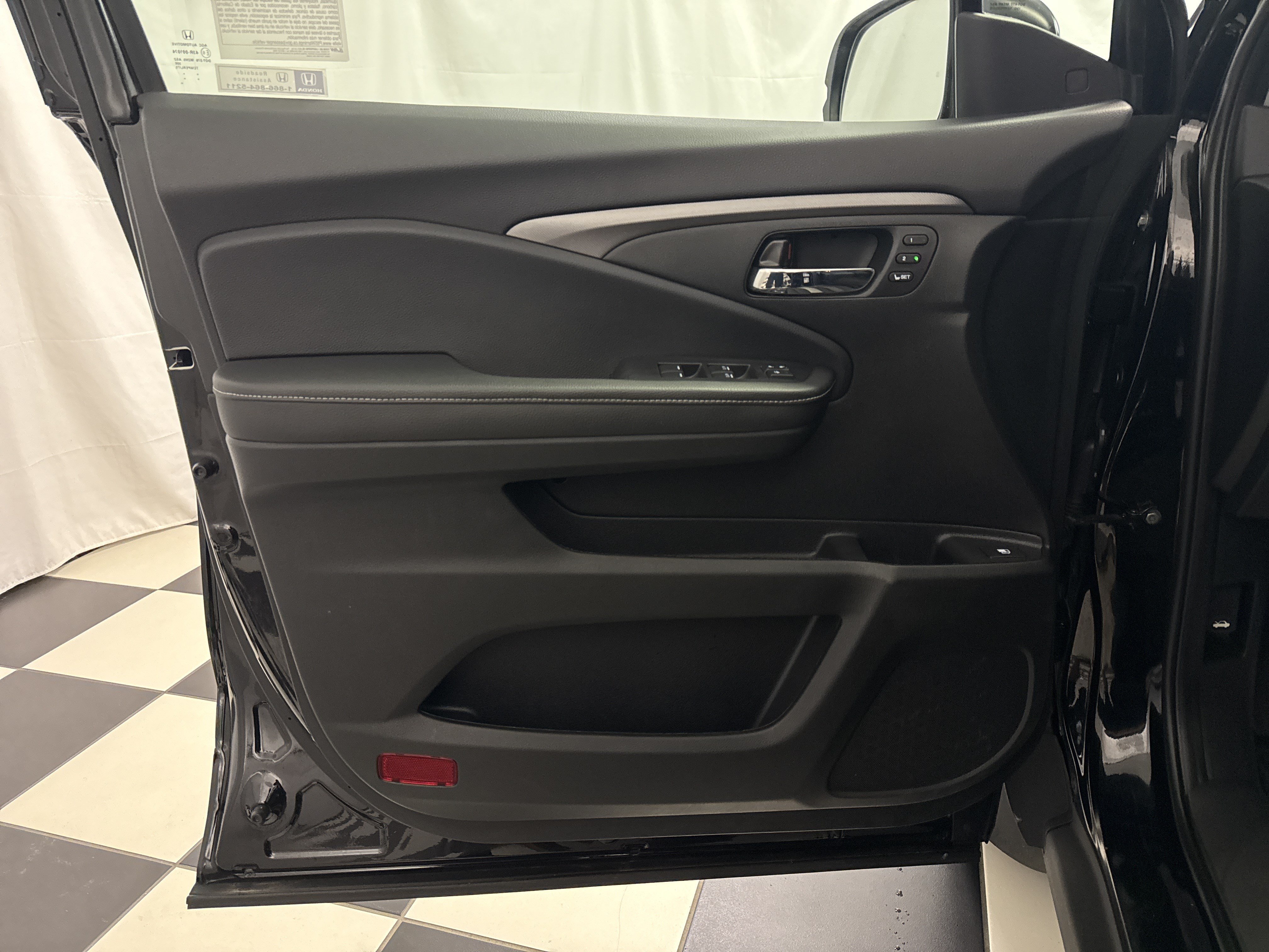 Used 2025 Honda Ridgeline RTL image 15