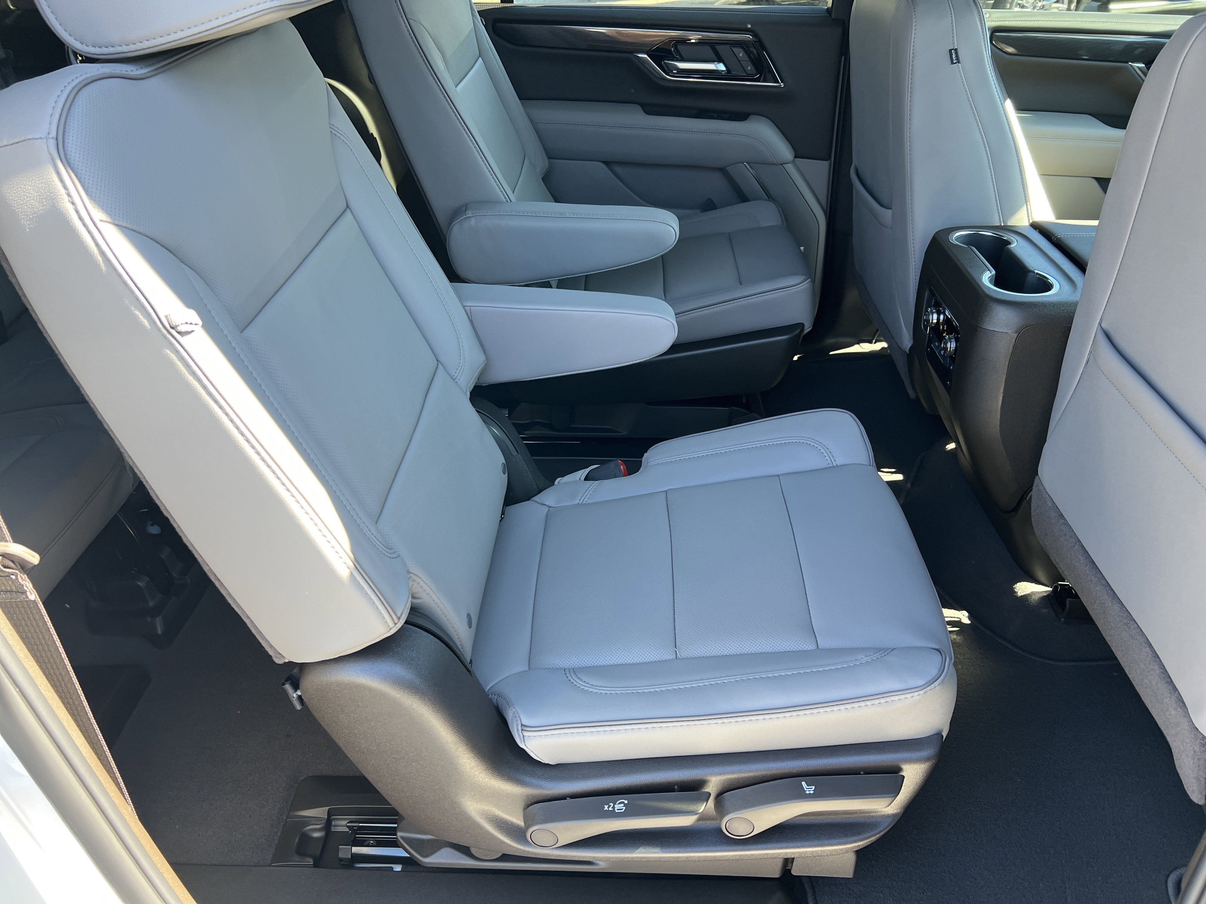 New 2026 GMC Yukon XL Elevation image 21